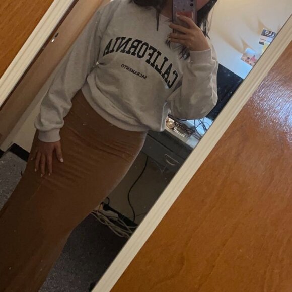 Edikted California Girl Oversized Sweatshirt - Picture 2 of 8